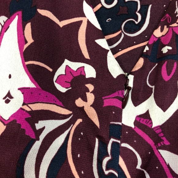 Banana Republic Purple Paisley V Back Satin Blouse - Picture 4 of 8